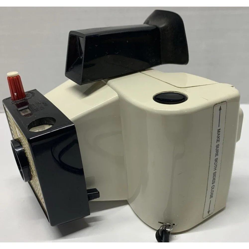 Polaroid Swinger Land Camera Model 20 with Wrist Strap Vintage V27